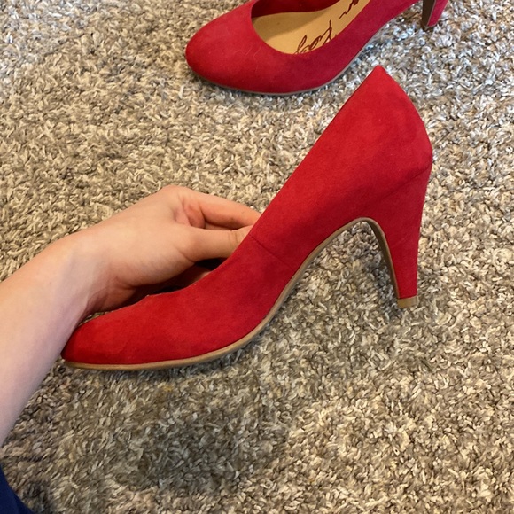 Red heels - Picture 2 of 3